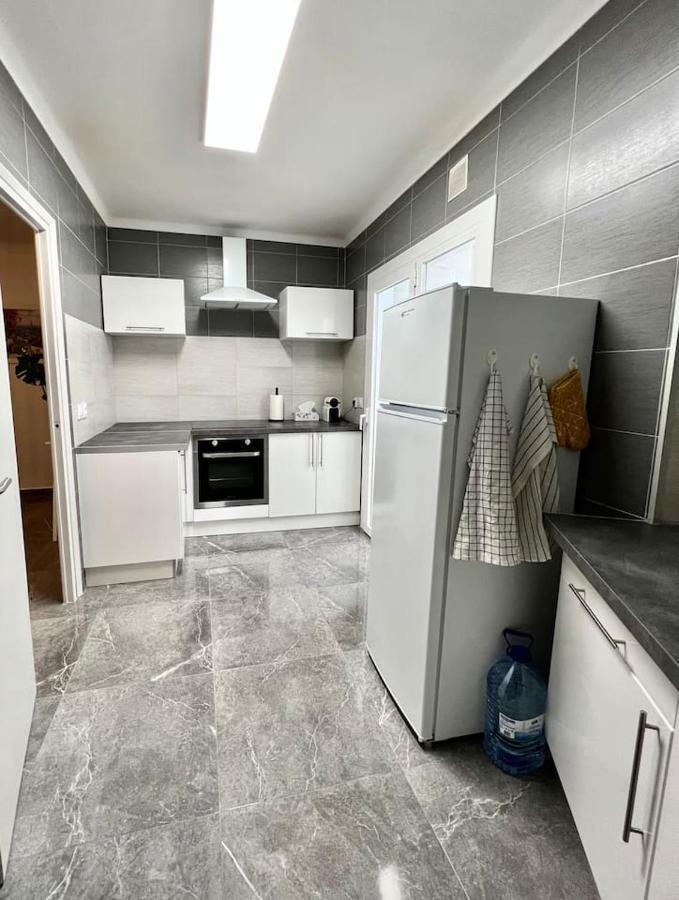 Amplio Apartamento Tranquilo Cerca De La Playa Roses Dış mekan fotoğraf